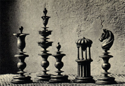 Польские шахматы прошлого столетия, выточенные из дерева
